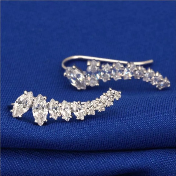 Jewelry - Baguette ear climbers